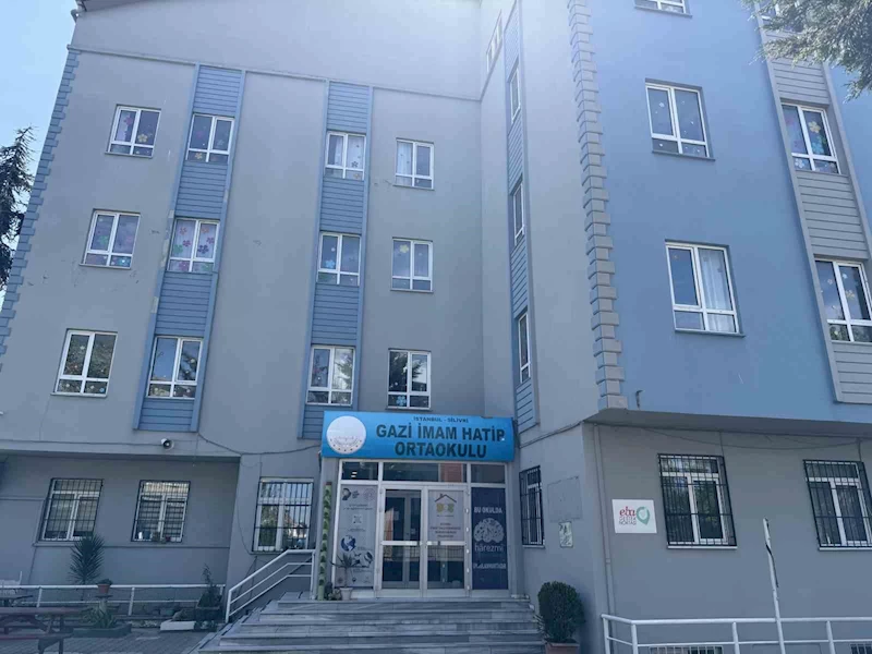 Silivri’de depremde hasar alan Gazi İmam Hatip Ortaokulu’na tahliye kararı
