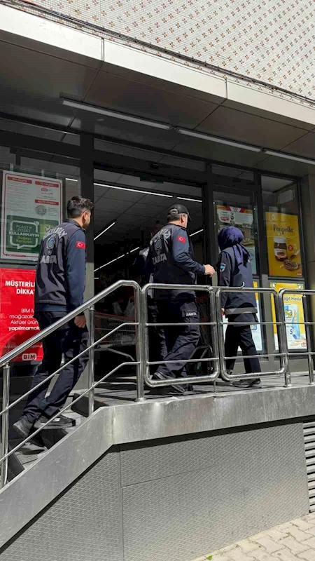 Sultangazi’de marketlerde sıkı denetim
