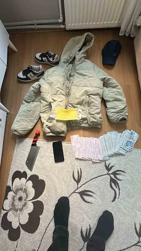 Bağcılar’da market çalışanını bıçakla tehdit ederek 80 bin lirayı gasp etti
