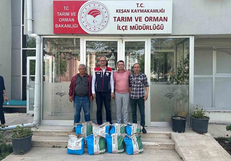 Bakanlığın yüzde 75 hibesiyle 73 üreticiye kuru fasulye tohumu verildi
