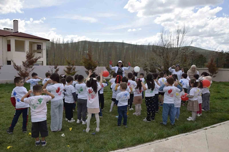 Bayburt’ta el hijyenine çocuklara oyunlarla anlatıldı
