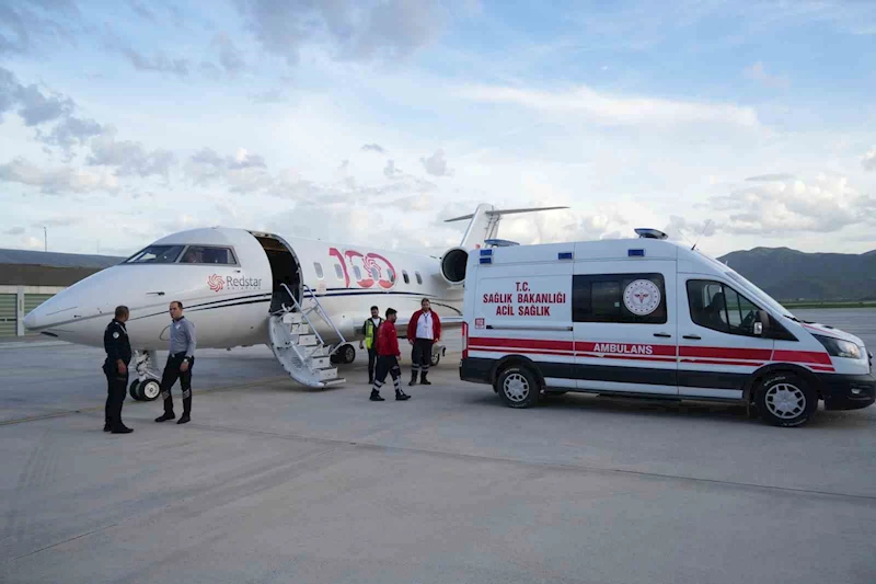 Muş’ta uçak ambulans 7 aylık bebek için havalandı
